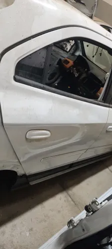 porta traseira direita Onix active 