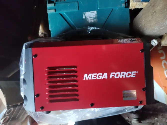 Maquina de solda Lincoln Mega Force 225