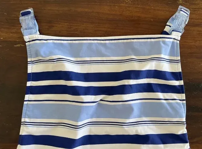 Maiô listrado novo azul e branco com alça engate acrílica lindo!