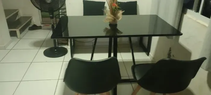 Mesa de vidro retangular ( leia a descrição)