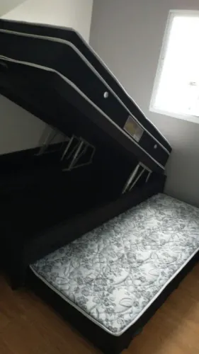 Cama bau com cama auxiliar e colchão molas