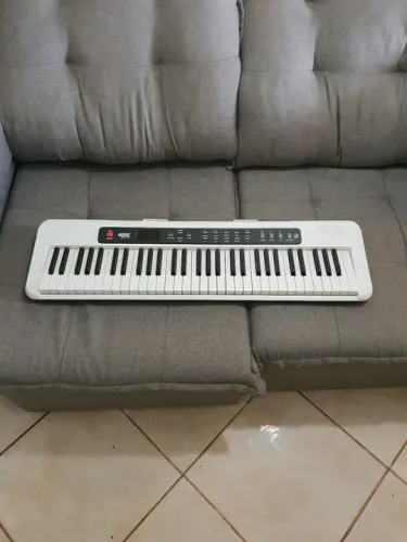 Teclado novo SEM CAPA em Samambaia (Aceito cartão)