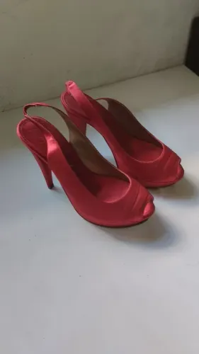 Aproveite - Finíssimo sapato N° 35