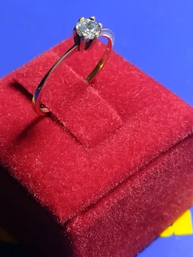 Anel Chuveirinho Solitário Pedra 4 mm Zircônias Ouro 18 Kilates