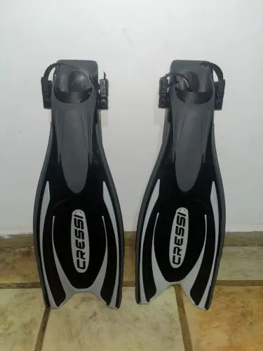Nadadeiras Cressi - Perfeitas para mergulho e natação!