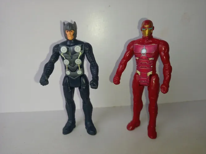 Mini bonecos Marvel Hasbro 10 cm 