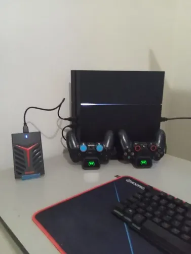 Playstation 4 vendo ou troco