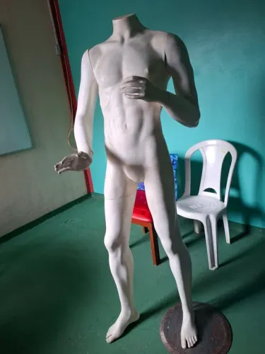 Manequim masculino para loja