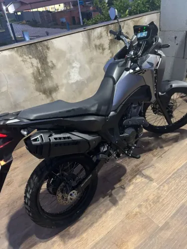 Moto impecável 