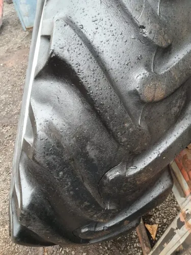 roda traseira para trator com pneu 18.4.30