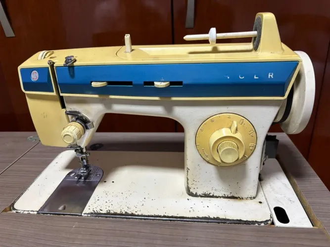 Máquina de Costura Singer Facilita