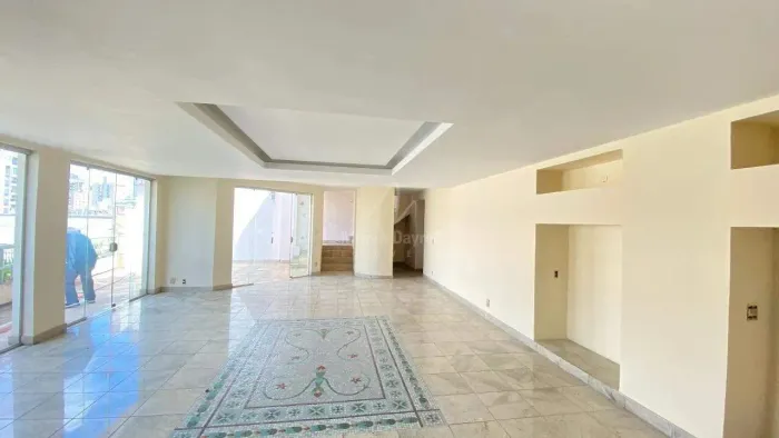 Casa com 5 quartos (4 suítes) no bairro Serra