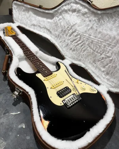 Guitarra Stratocaster Victoria Custom