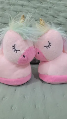 Pantufas de Unicórnio Rosa - Conforto e Diversão!