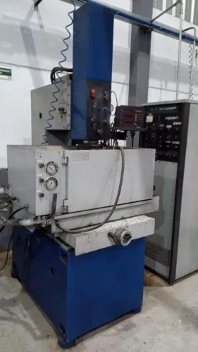 Eletro Erosão Engemaq EDM 700