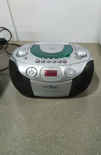 Aparelho de som Britânia AM e FM