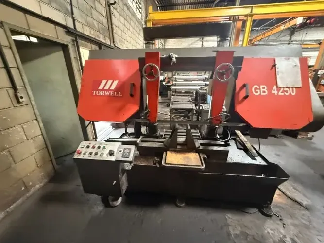 Maquina de Serra Fita Industrial