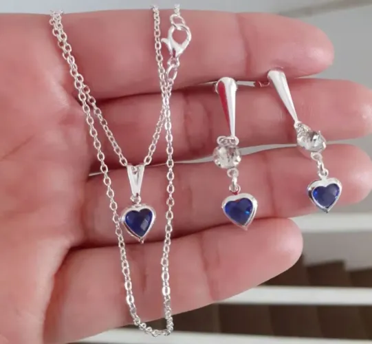 Conjunto de colar e brincos coração azul