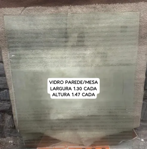 Vidro com Detalhes em Branco