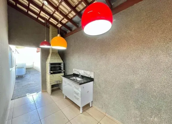 Linda Casa A Venda no Gama ( recém reformada)