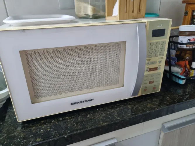 Microondas Brastemp ultra potente.