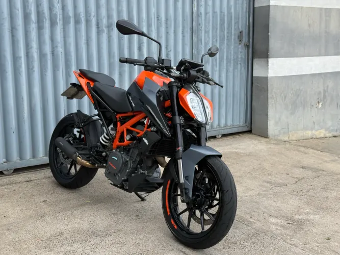 KTM DUKE 390 2025 - Avalio trocas e financio 