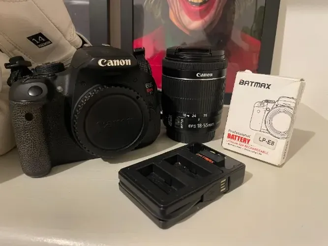 Kit Completo: Canon T5i + Lente 18-55mm IS + 3 Baterias + Carregador Duplo