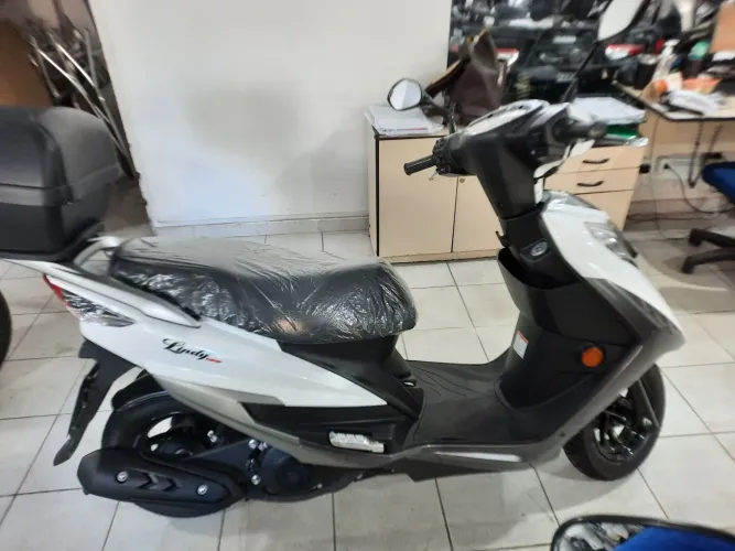 Haojue / Suzuki Lindy 125 2024/25 1100k. Revisada licenciada garantia de fabrica. 