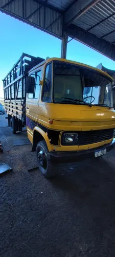 Mercedes 608 ano 78 boiadeira Camionete muito boa