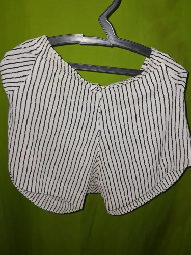 Shortinho branco listrado