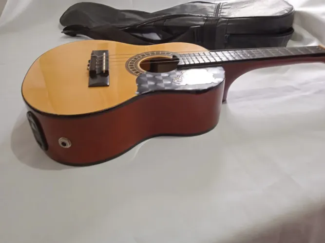 Vendo cavaquinho hibrido