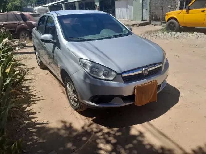 Fiat Grand Siena Essence 1.6 Flex 16V 2014