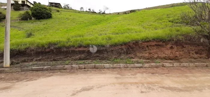 Terreno à venda dentro de condomínio, 730 m² em Sebastiana - Teresópolis/RJ.