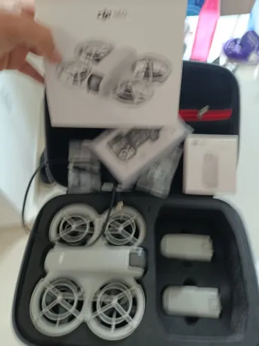 Vendo Drone Neo mais acessórios.