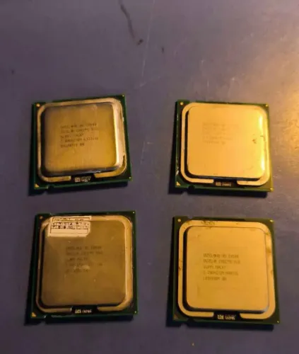 Lote de 4 processadores Core 2 Duo