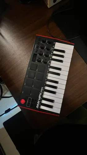 Controladora akai mpk mini