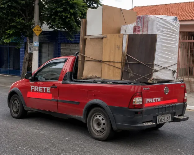 Fretes e montagem de móveis 