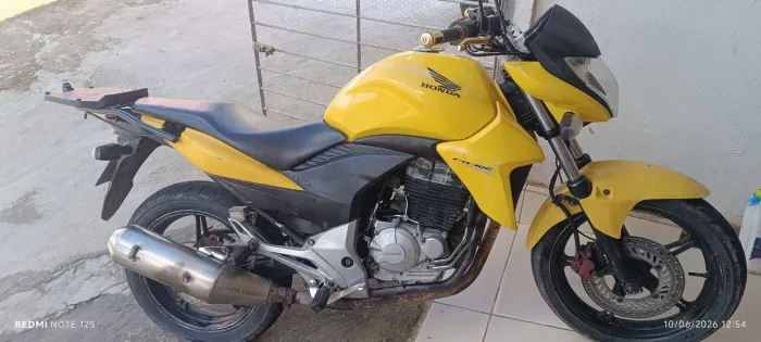 Vende se,ou trocasse cb300r 2012