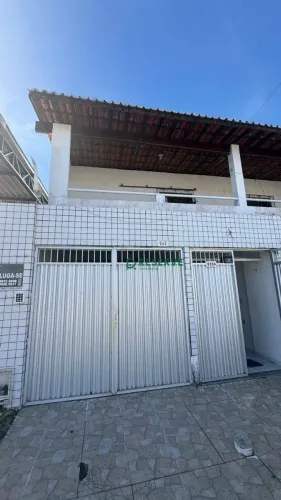 Casa com 3 quartos e quintal amplo para alugar em Messejana