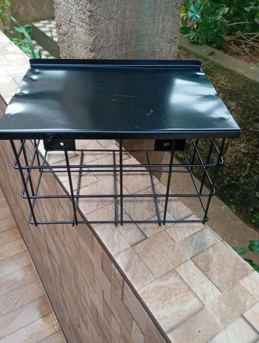 Grade de Proteção Gaiola Preta Metal Nobre para Câmera de Segurança