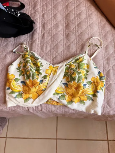 top de alcinha farm estampa Sicília. utilizado apenas 1 vez em perfeito estado! 
