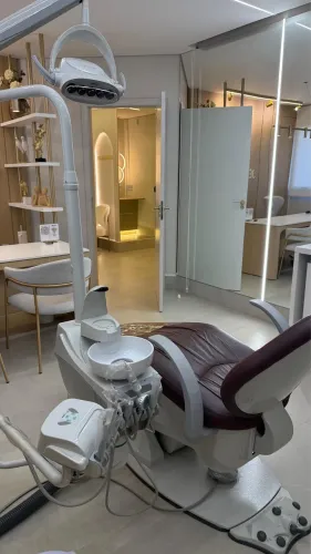 Cadeira Odontológica + Bomba a vácuo + Compressor 