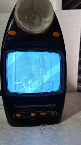 TV Preto e branco 5 Polegadas rádio e lanterna funcionando 189,00 teste na hora somos loja