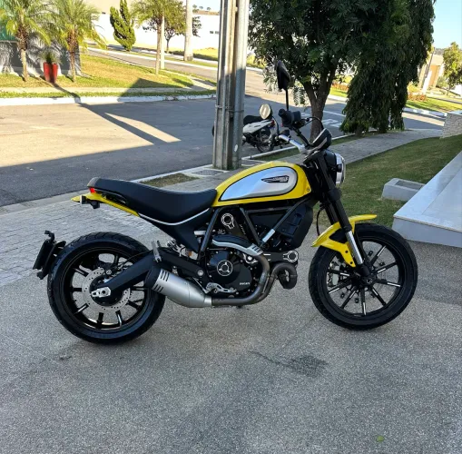 Ducati Scrambler 2021  4.900km