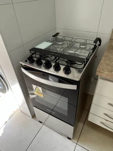 Fogão Brastemp 4 bocas Inox Clean BFO4NBR - Excelente estado