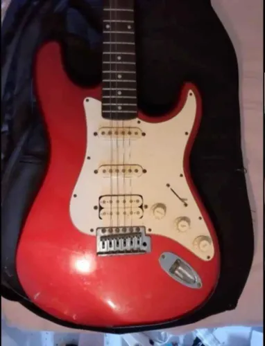 Guitarra Washburn Lyon