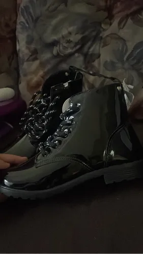 Vendo bota infantil