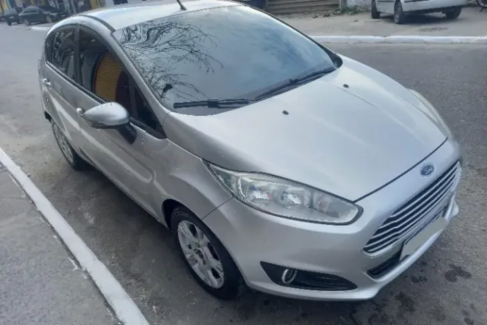Ford Fiesta 1.6 16V Flex Aut. 5P 2014