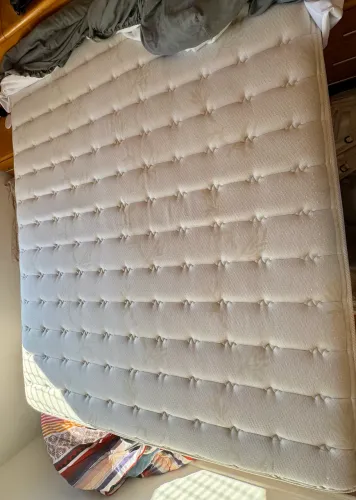 Cama Queen com Colchão Castor Premium Gel Pocket - Excelente Estado - R$ 1.400