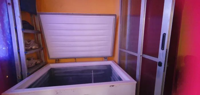 Vendo esse frezer em perfeito estado sem avaria nunca foi mexido seminovo aceito proposta